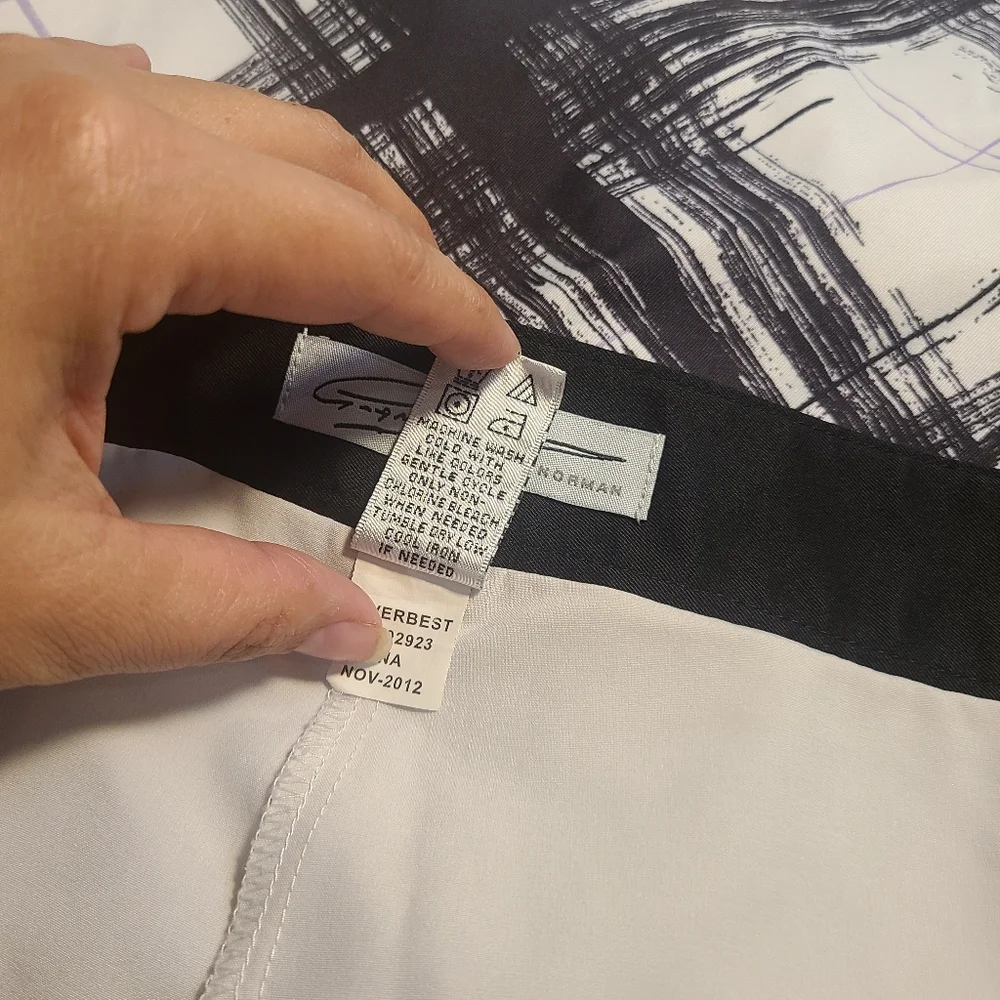 GREG NORMAN Skort Skirt Womens Sz 8 Geometric Black & White Polyester Side Zip